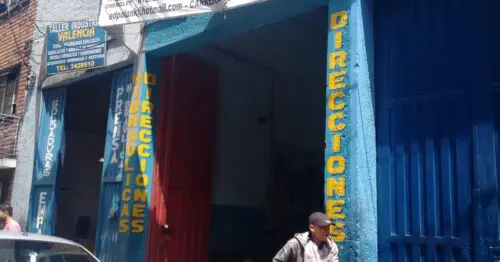 UNIVERSAL DE REPUESTOS Y DIRECCIONES UNIVERSAL DE REPUESTOS Y DIRECCIONES